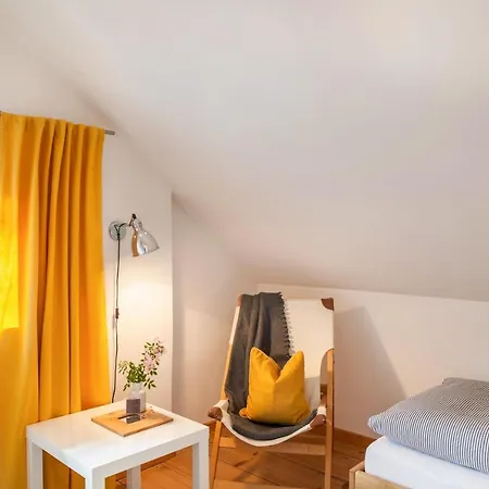 Apartment Im Blauen Haus Dg *
