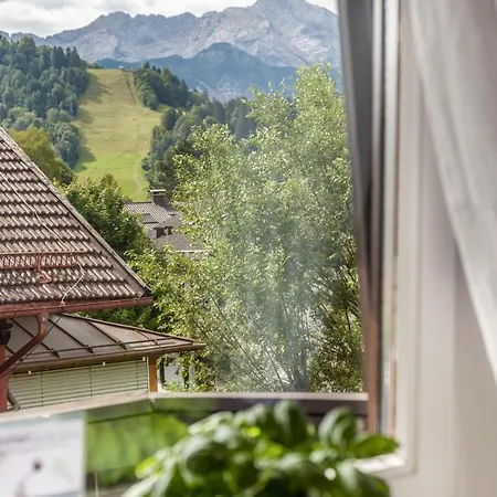 Apartment Im Blauen Haus Dg *