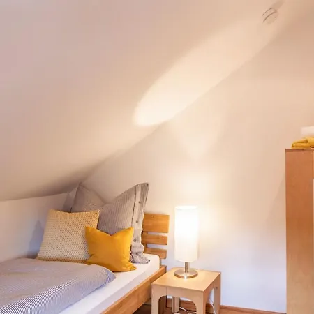 Im Blauen Haus Dg *